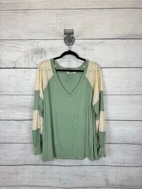 Haptics Plus Size Green Ribbed Eyelet Sleeve Spring Long Sleeve Top Size 2X